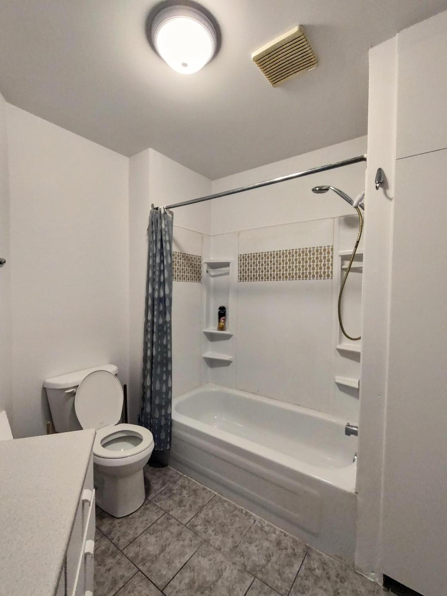 Welcome To Airbnb Saint-Jean-sur-Richelieu Exteriör bild