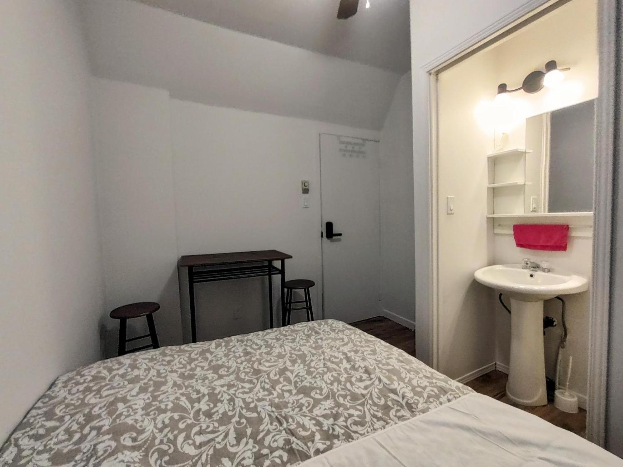 Welcome To Airbnb Saint-Jean-sur-Richelieu Exteriör bild