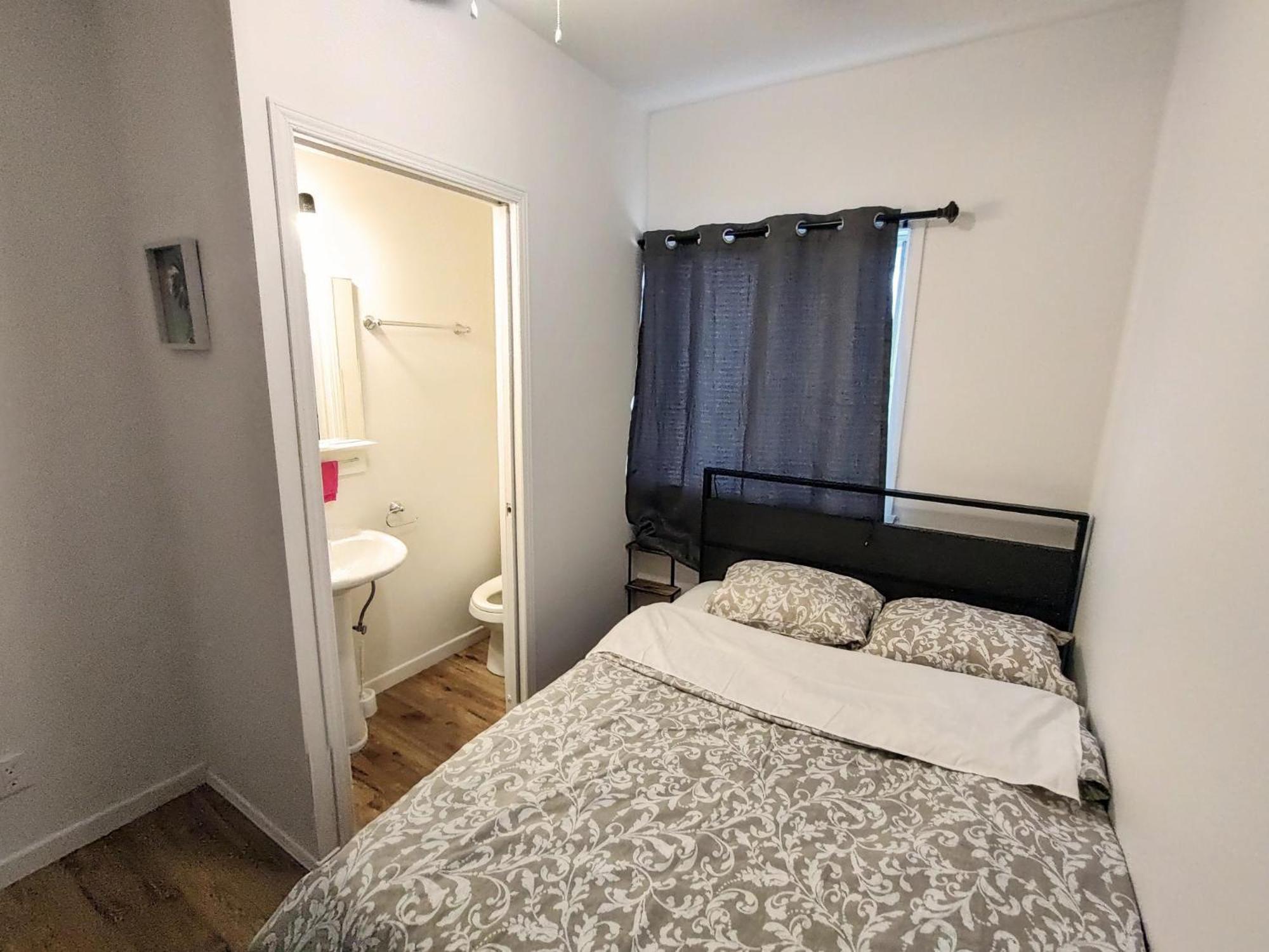 Welcome To Airbnb Saint-Jean-sur-Richelieu Rum bild