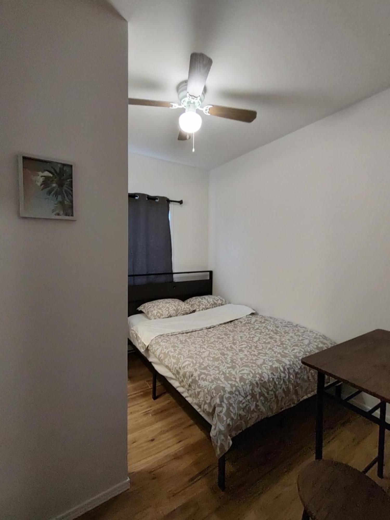 Welcome To Airbnb Saint-Jean-sur-Richelieu Rum bild